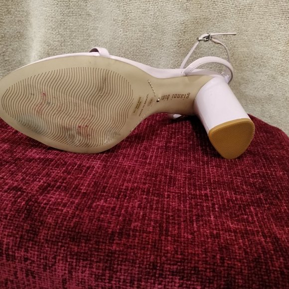 Gianni Bini KENZIE Patent Strappy Block Patent Chunky Heel Size 9 - Picture 8 of 8